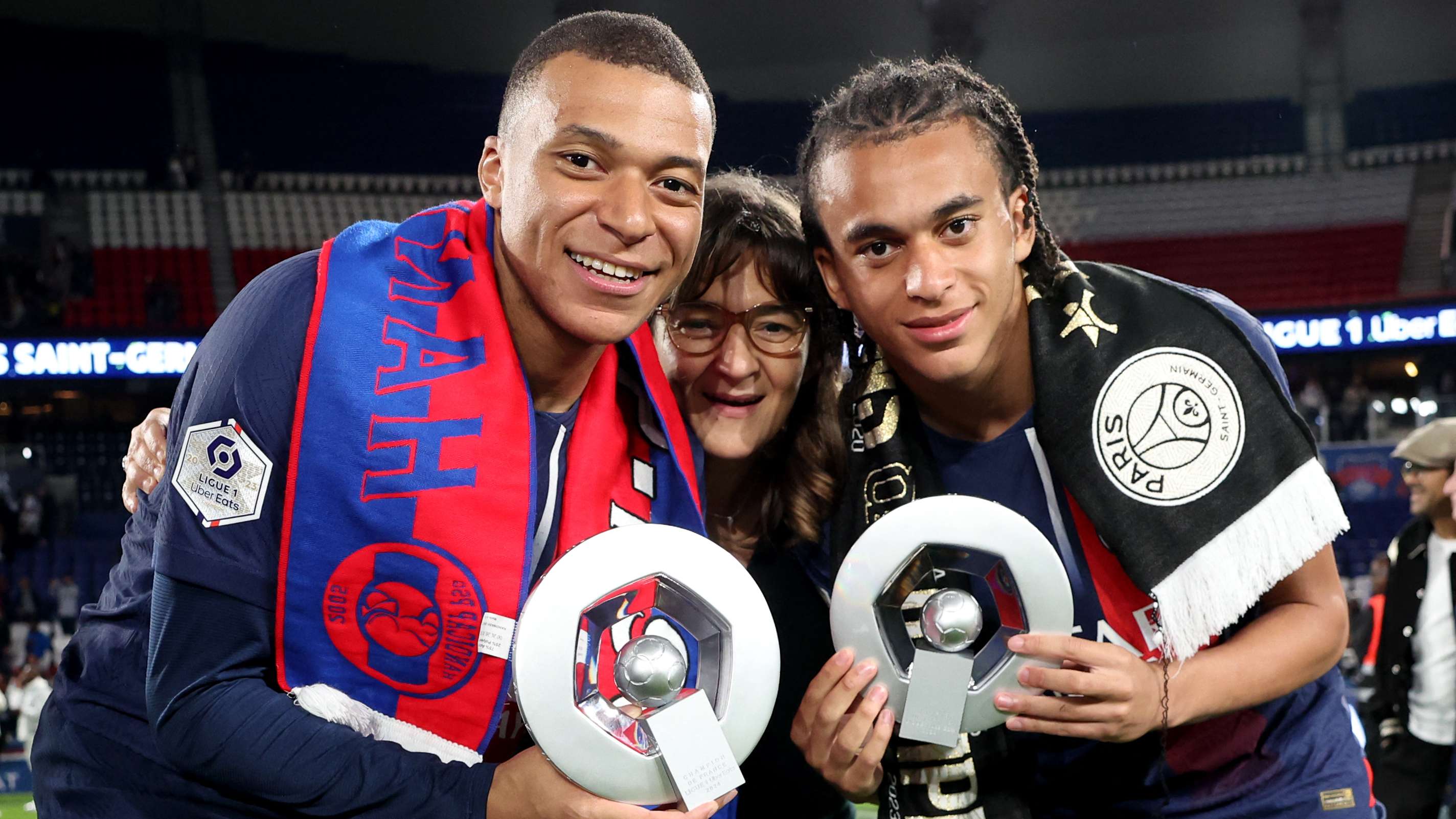 的竞争中脱 的竞争中脱