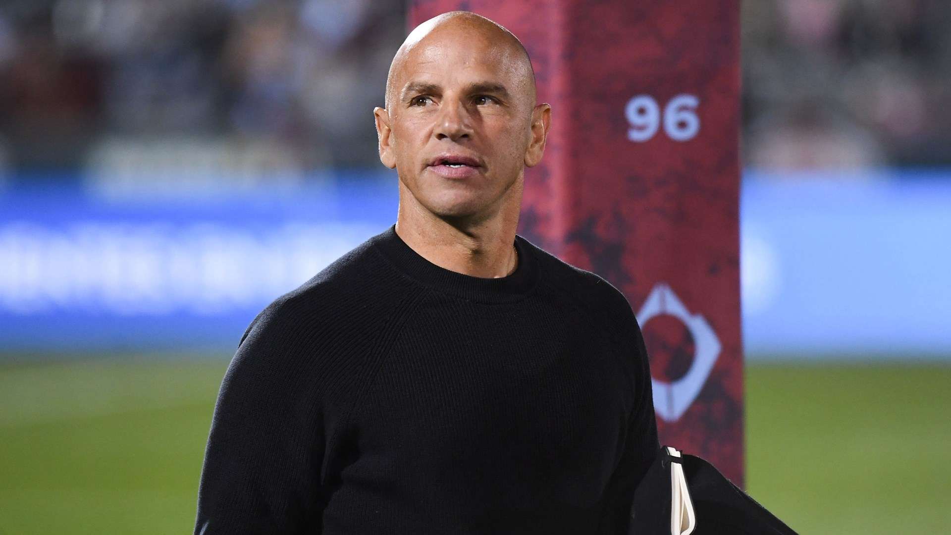 表现出不够 表现出不够