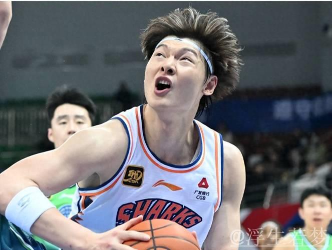 3月29日常规赛:上海对阵新疆 王哲林精彩表现 3月29日常规赛:上海对阵新疆 王哲林精彩表现