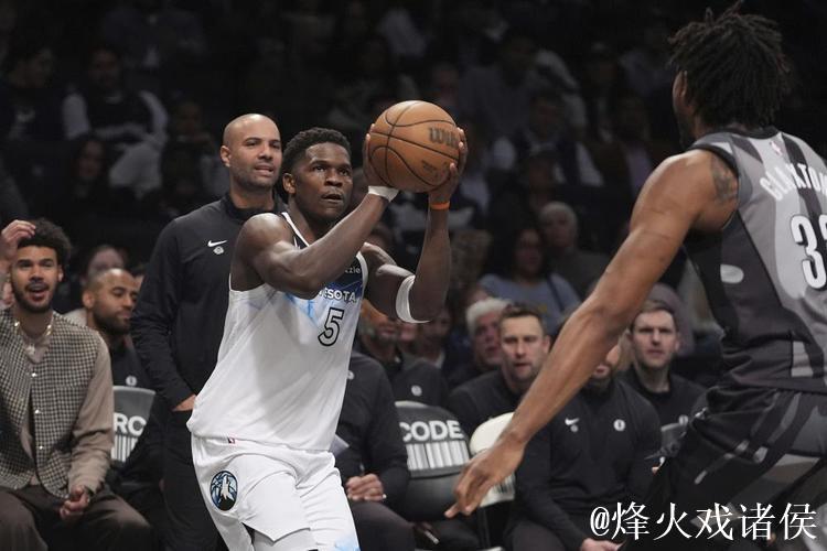 布朗28分助绿军险胜森林狼豪取5连胜 篮网力克国王送其3连败